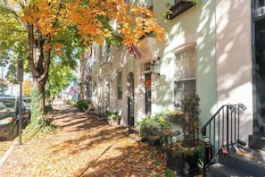 Exterior - NEW Reno! 1 Blk 2 King St (Alexandria)
