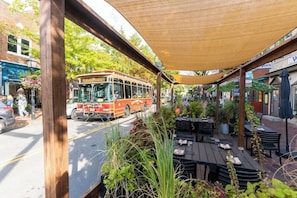 Outdoor dining - NEW Reno! 1 Blk 2 King St (Alexandria)