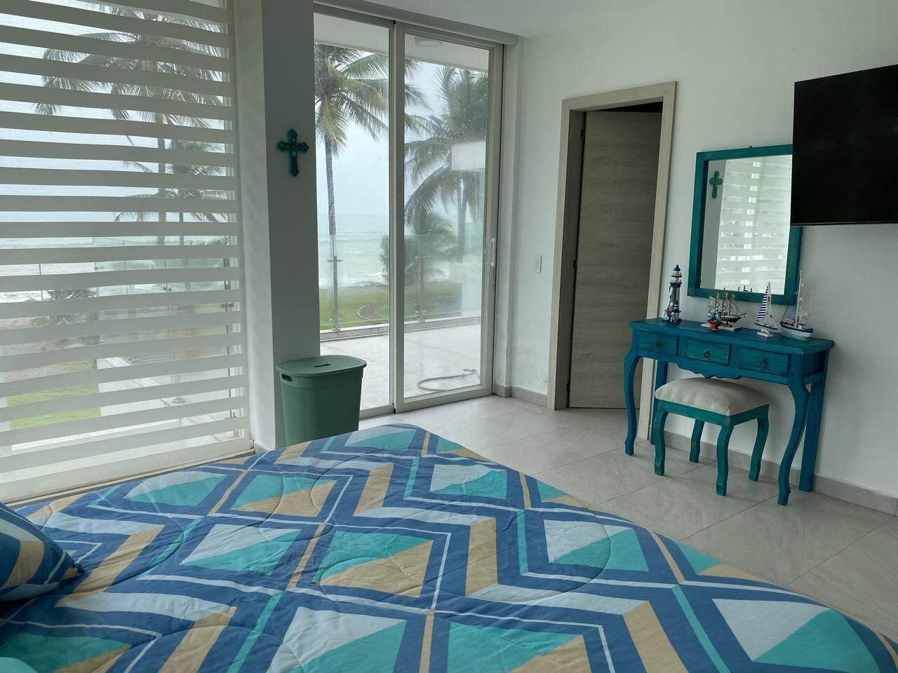 3 quartos, ferros/tábuas de passar roupa, Wi-Fi, roupa de cama