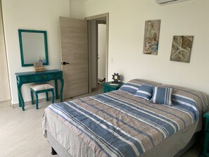 3 chambres, fer et planche à repasser, Wi-Fi, draps fournis