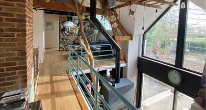 architect-designed, peaceful home in the Fontainebleau forest and its boulders