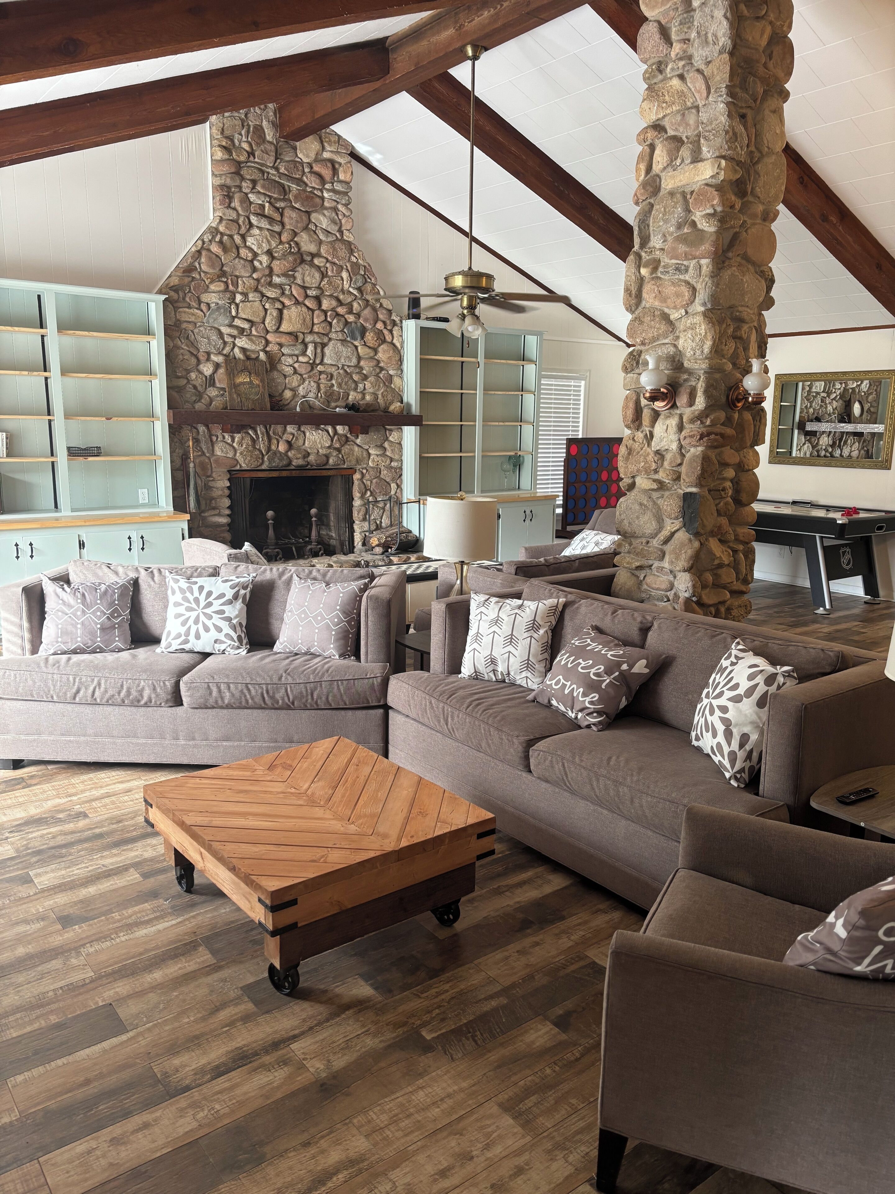 Cheminée, écrans d'ordinateur