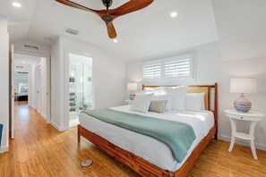 3 bedrooms, desk, iron/ironing board, free WiFi - SOUTHERN CROSS: 3 BR, 3.5 BA home in Old Town Key West with Private Pool & AC! (Key West)