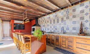 Basic Apartment | Dining