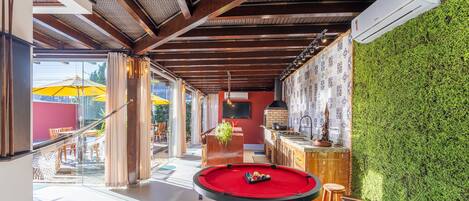 Basic Apartment | Games room