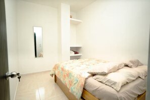 2 bedrooms, iron/ironing board, WiFi, bed sheets