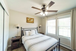 Desk, iron/ironing board, free WiFi, bed sheets