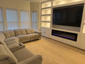 Smart TV, fireplace