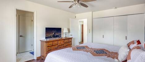 2 bedrooms, desk, free WiFi, bed sheets