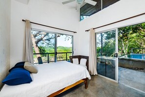 3 bedrooms, desk, WiFi, bed sheets