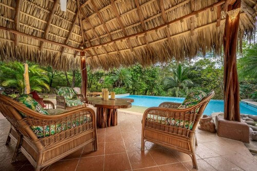 Gorgeous Tropical Villa, guest Home, Pool, Garden