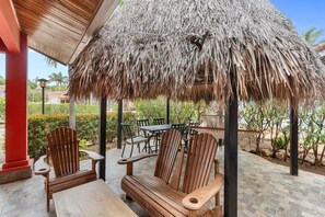 Outdoor dining - VM6: Delightful Beachside Cottage Close to Beach (Tamarindo)