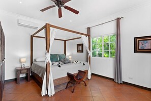 4 habitaciones, escritorio, tabla de planchar con plancha y wifi 