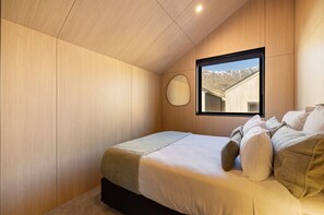 Iron/ironing board, travel crib, WiFi, bed sheets