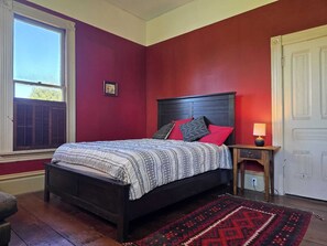 4 slaapkamers, een strijkplank/strijkijzer, wifi, beddengoed