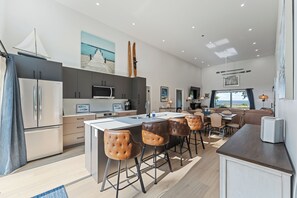 Micro-ondes, four, plaque de cuisson, lave-vaisselle