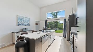 Mikrobølgeovn, ovn, kogeplade, opvaskemaskine