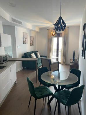 TV - Mills 2 bedrooms (Constantina)