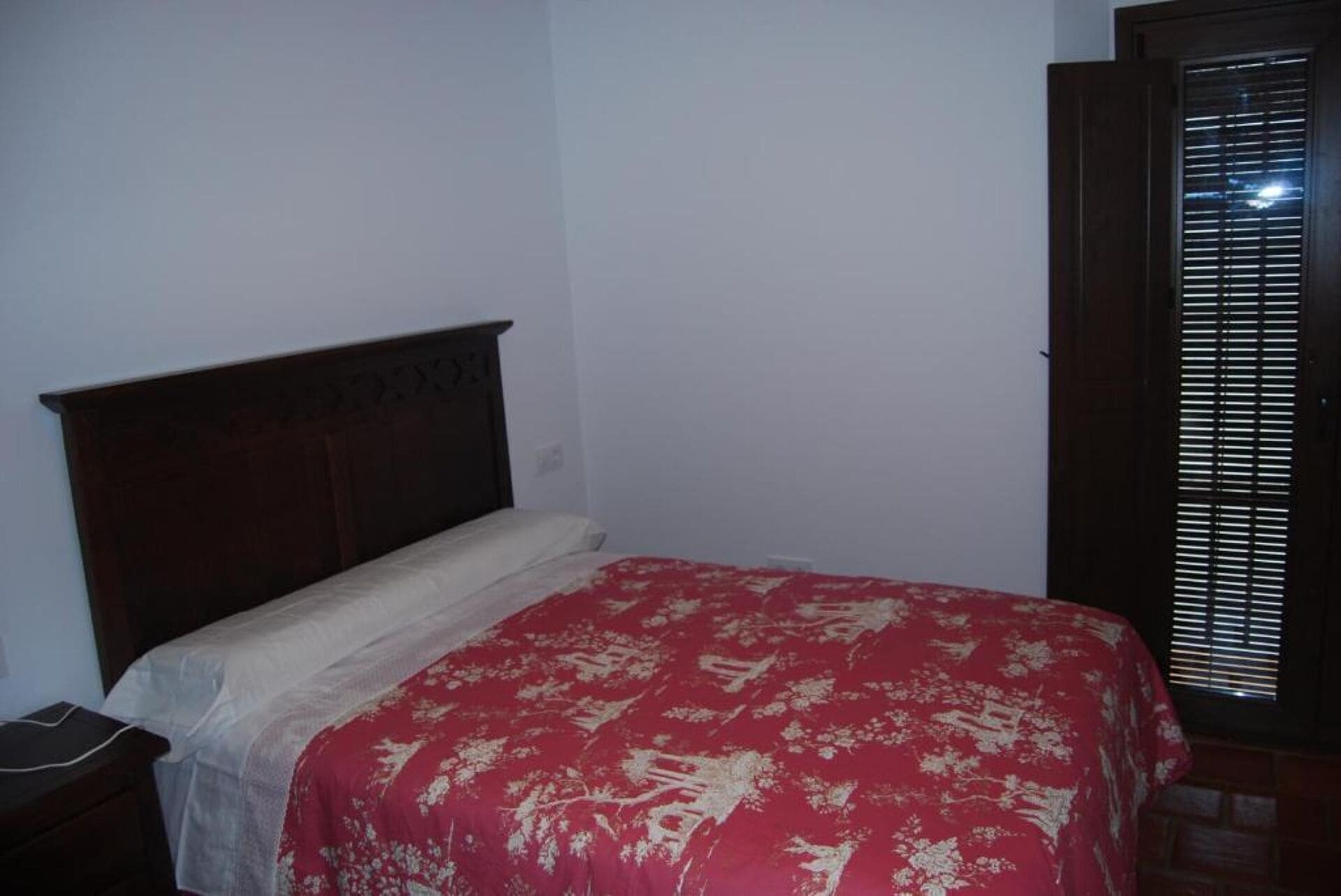 1 slaapkamer, een strijkplank/strijkijzer, internet