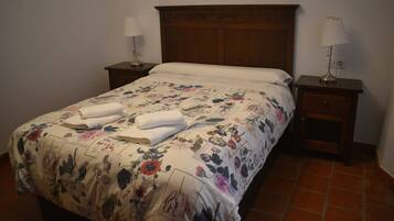 1 slaapkamer, een strijkplank/strijkijzer, internet