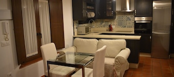 Bodeguetas 1 bedroom with patio pets welcome