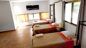 1 habitación, wifi y ropa de cama