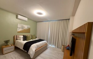 2 bedrooms, in-room safe, iron/ironing board, free WiFi