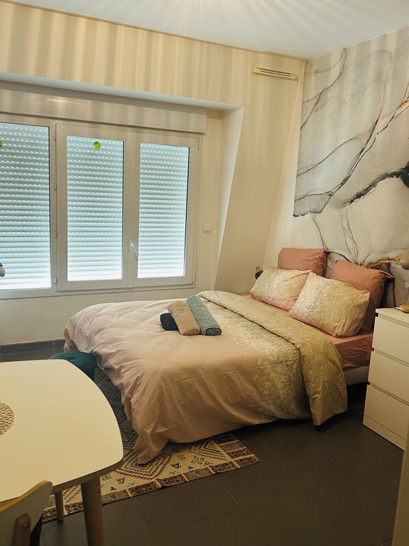 1 bedroom, WiFi, bed sheets