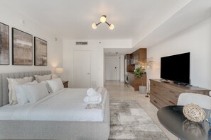 1 habitación, tabla de planchar con plancha, wifi y ropa de cama 