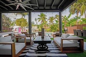 Terrace/patio - Luxe 3BR/3BA Waterfront Retreat  Heated Pool Oasis (Fort Lauderdale)