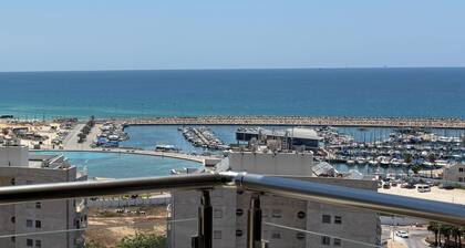 MARINA LUXURY APARTMENT WITH TERRACE EXCEPTIONAL SEA VIEW BEACH 3 MN