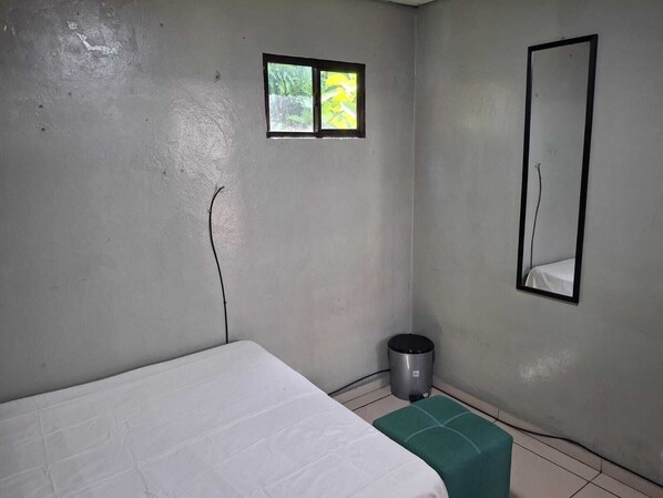 3 bedrooms, free WiFi, bed sheets - Spacious apartment (ss)