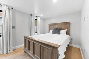 Iron/ironing board, free WiFi, bed sheets, wheelchair access