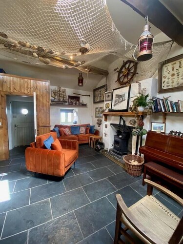 Charming Music Shop -Town Centre