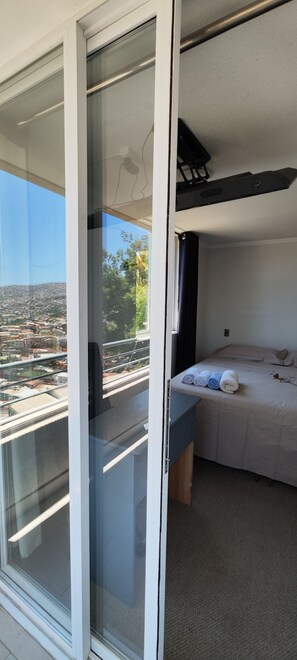 1 bedroom, desk, free WiFi, bed sheets - 2Exclusive, fully furnished apartment with ocean view in a World Heritage Site (Valparaiso)