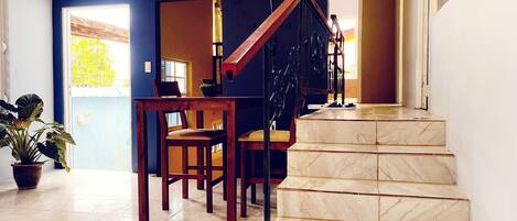 المنشأة من الداخل