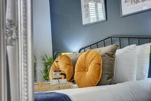 2 quartos, ferros/tábuas de passar roupa, Wi-Fi, roupa de cama