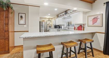 Stunning 4-Bedroom Home with Outdoor Pool & A/C in Ponca City