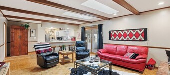 Stunning 4-Bedroom Home with Outdoor Pool & A/C in Ponca City