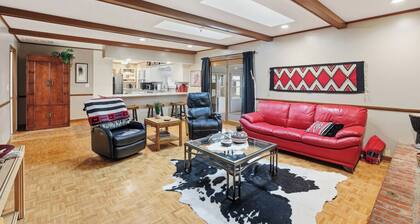 Stunning 4-Bedroom Home with Outdoor Pool & A/C in Ponca City