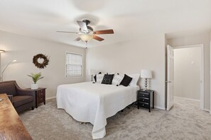 4 soverom, strykejern/-brett, wi-fi og sengetøy