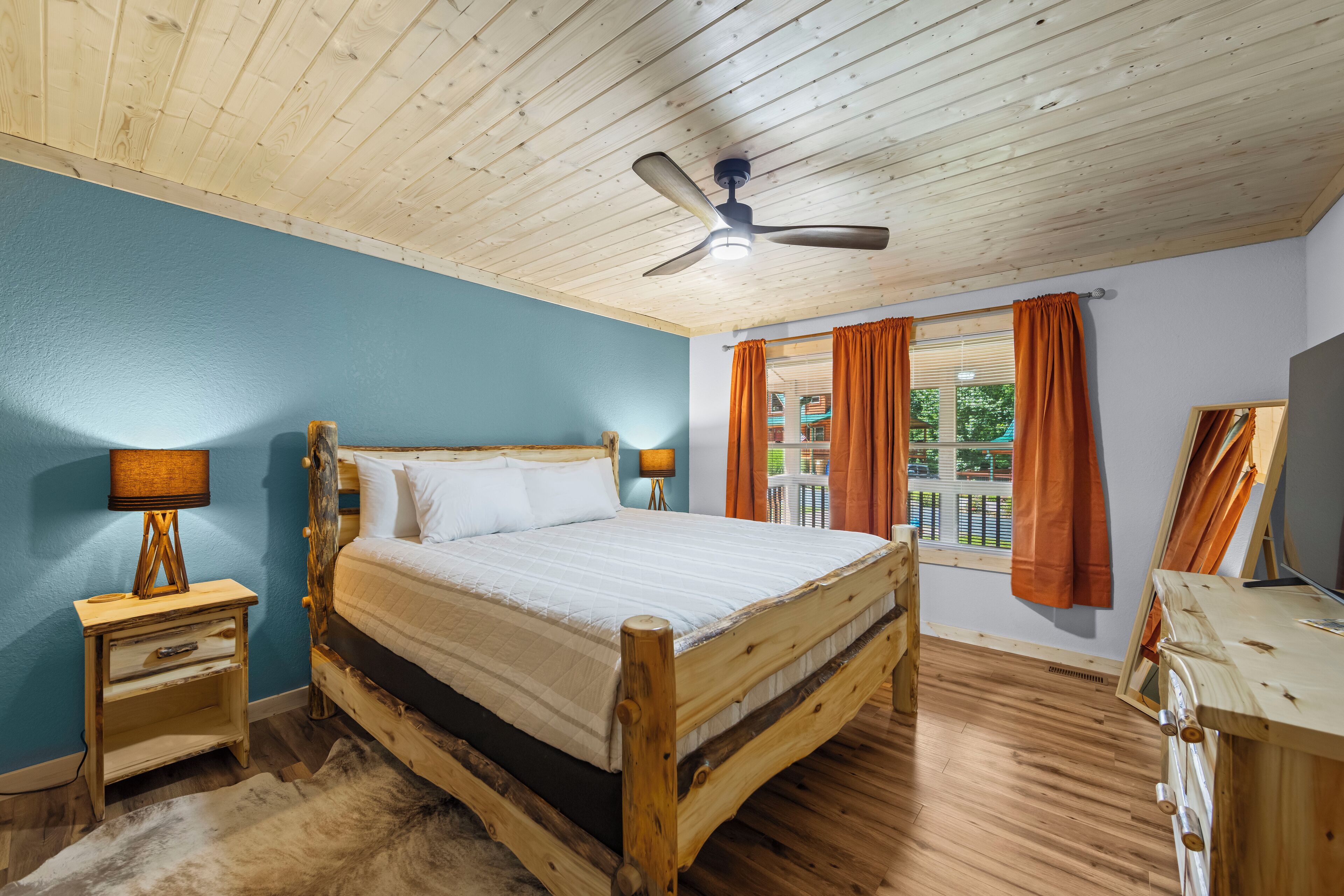 3 habitaciones, escritorio, tabla de planchar con plancha y wifi gratis 