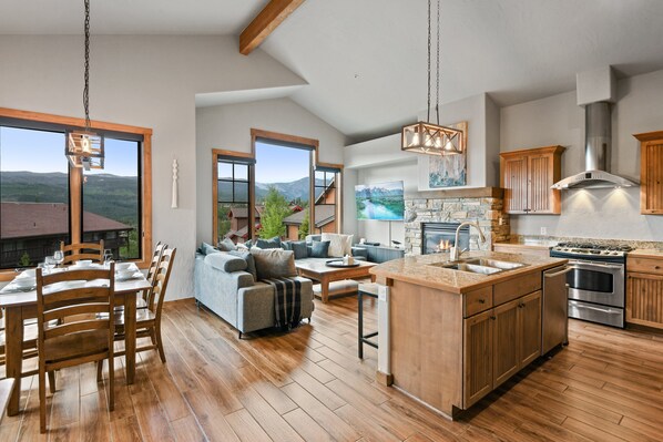 Interior - Luxury Villa 745I Hot Tub I Great Views I Best Price I FREE Adventures Daily (Winter Park)