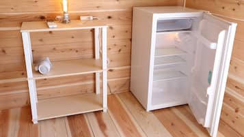 Basic Twin Room, Mountain View | Down comforters, free WiFi, bed sheets