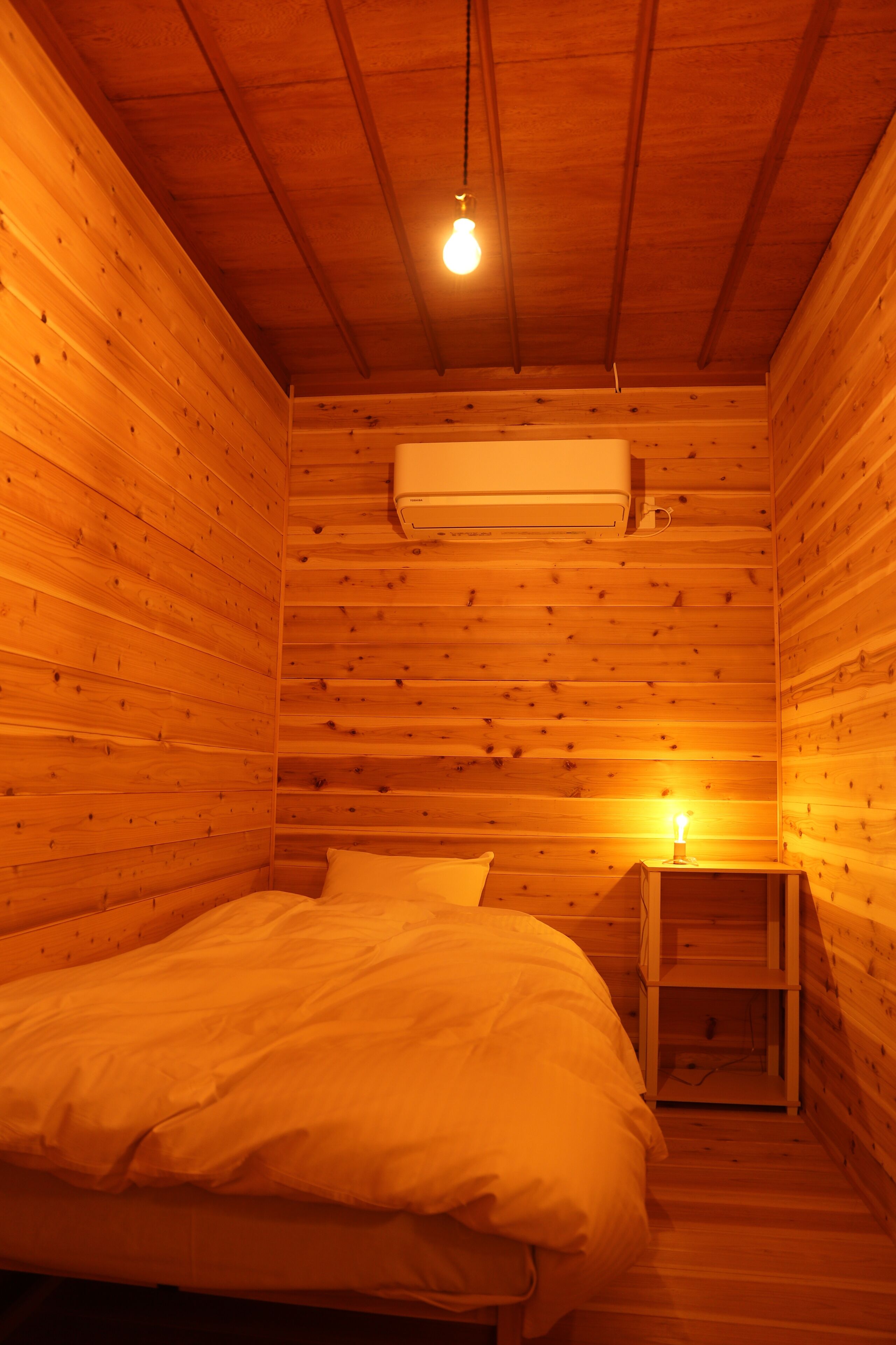 Basic Single Room | Down comforters, free WiFi, bed sheets