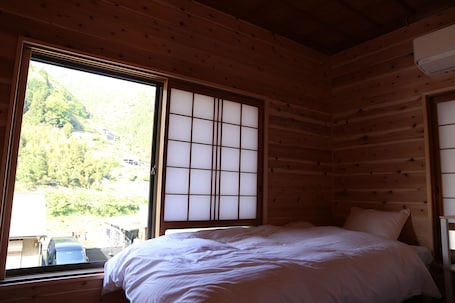 Down comforters, free WiFi, bed sheets