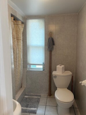 Handtücher, Seife, Toilettenpapier