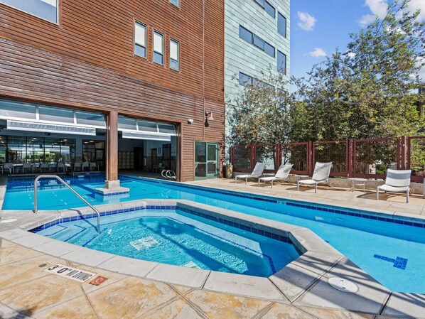 Piscine couverte, piscine chauffée