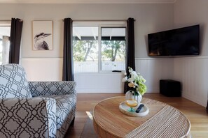 Télévision, cheminée