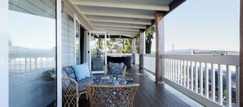 Elegant Beauty Point Home with WiFi & Fireplace